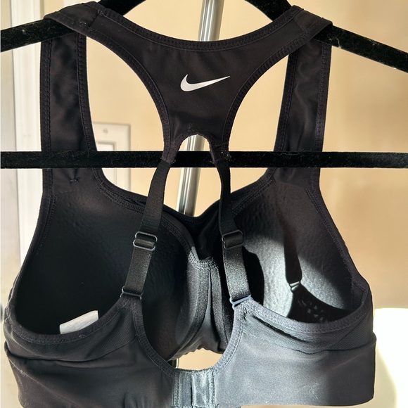 Nike Dri-Fit Sports Bra - Picture 4 of 7